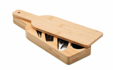 Logo trade reklaamkingitused foto: Pudelikujuline veinikomplekt